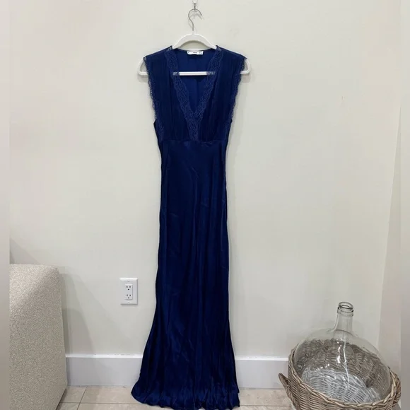 MANGO NAVY LACE DETAIL DRESS- SIZE XS - Picture 3 of 7